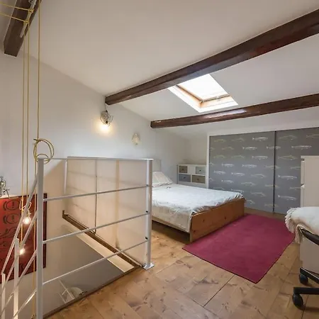 - Cozy Loft Lejlighed *